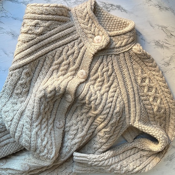 ARAN MÕR IRELAND 100% MERINO WOOL SWEATER WOMENS SIZE MEDIUM IN GREAT CO… - Picture 10 of 12